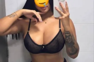 Beautiful new girl in town 🌃 I... - Image 1