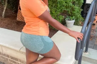 New In Town 💋 - Image 10