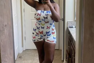 New In Town 💋 - Image 6