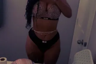 Durham THICK CURV BEAUTYReal Deal Short time only - Image 3