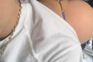 latina super hot - Image 1