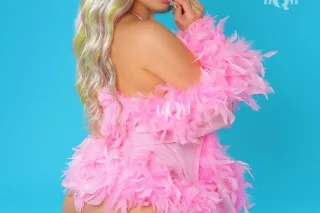 New California blonde bombshell in raleigh incalls and outcalls only here a coupke days lets party - Image 2