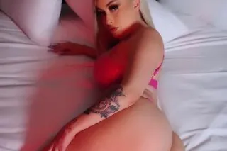 New California blonde bombshell in raleigh incalls and outcalls only here a coupke days lets party - Image 1